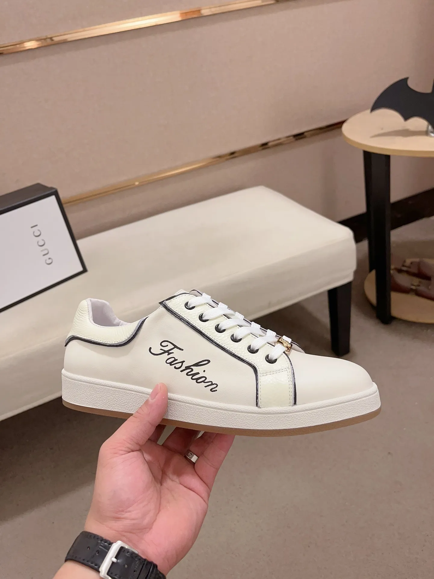 Men's shoes💰 440💰🇮🇹🇮🇹GUCCI(Gucci)🔍🔍new style Available simultaneously at counters, upper 🇮🇹 Italian imported cowhide, fully imported genuine leather lining 💪💪, completely 1⃣️ to 1⃣️ replica 🇮🇹💪💪, ⚠ sole : The original sole is specially provided by the original factory. The exclusive movable molded sole is super comfortable. ⚠Original factory goods, 🔍🔍high quality, you can enter and leave the counter at will, welcome to compare⚠. Code number:38-44